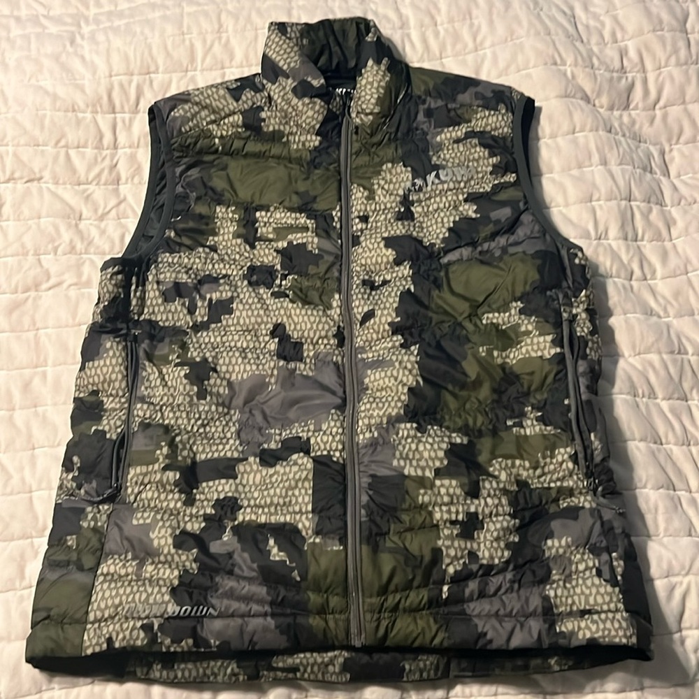 Kuiu Super Down Ultra puffer vest- verde